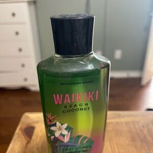 Bath & Body Works Waikiki Beach Coconut Body Wash - Green and Black